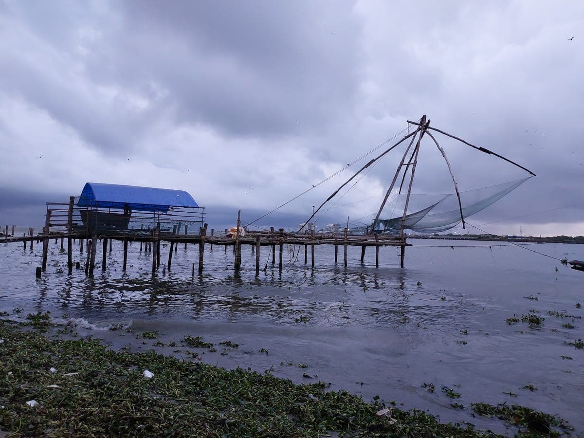 Kerala Grand Tour — Kochi → Munnar → Thekkady → Alleppey → Kovalam